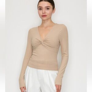 A141. Front-twist V-neck Long Sleeve Top